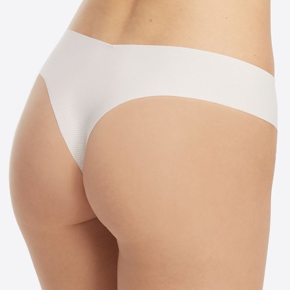 NEW SPANX Under Statements Thong - Picture 2 of 3